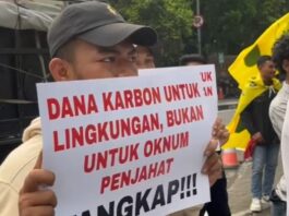 Bawa Spanduk, PMII Kaltim Tuntut Gubernur Bertanggung Jawab atas Dana Karbon